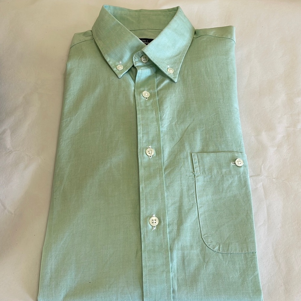 A beautiful light green casual dress shirt.